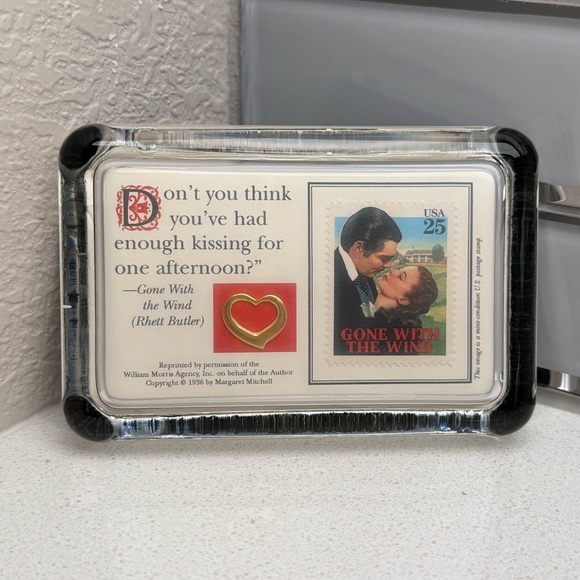 Vintage Gone With the Wind Glass Paperweight Stamp Rhett Butler Scarlett O'Hara - Picture 2 of 16